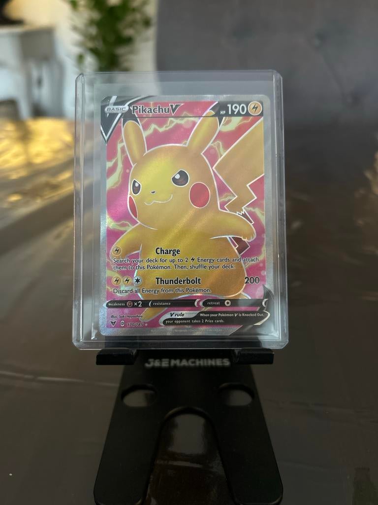 Pikachu V Pokémon kaart (SWSH061) - Perfecte staat, Ophalen of Verzenden, Zo goed als nieuw, Losse kaart, Foil