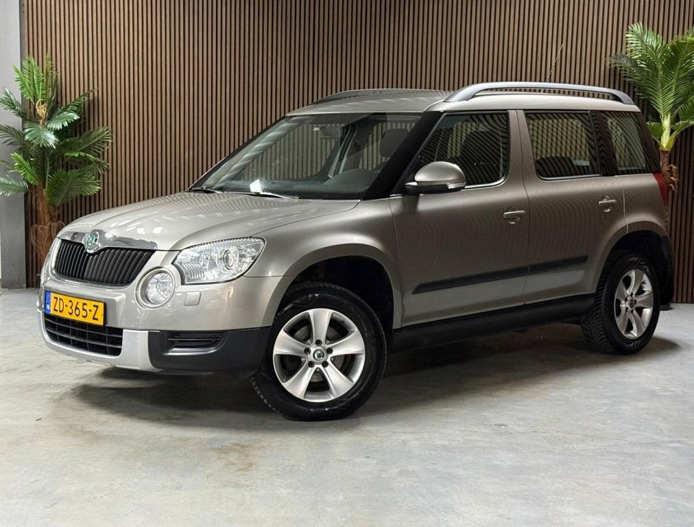 Skoda Yeti 1.2 TSI Active Plus Nieuw Distributie Ketting, Auto's, Euro 5, 15 km/l, Gebruikt, 4 cilinders