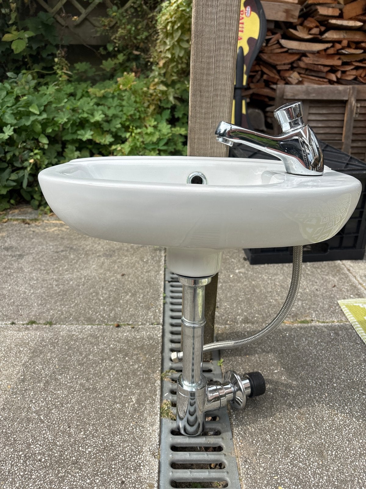 Witte Plieger wasbak met kraan voor toilet/WC, Doe-het-zelf en Verbouw, Sanitair, Ophalen, Gebruikt, Wastafel