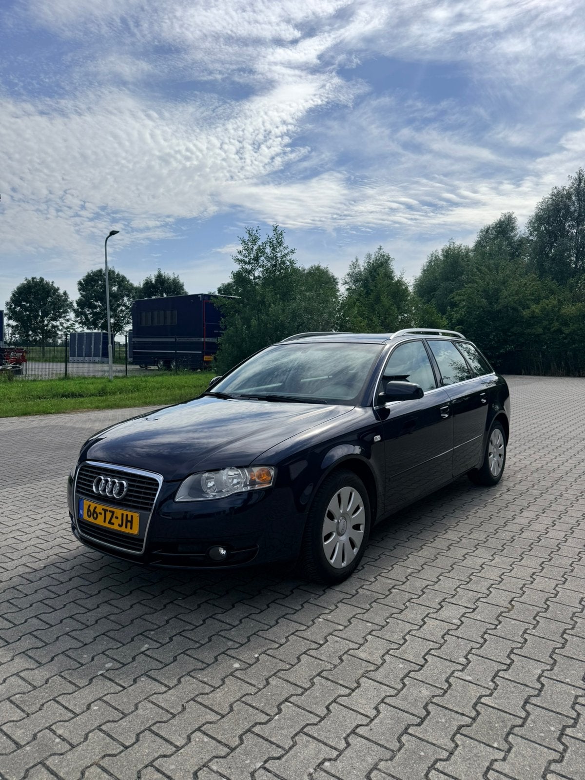 Audi A4 1.8 T, Auto's, Audi, Particulier, A4, Benzine, D, Stationwagon, Handgeschakeld, Origineel Nederlands, Blauw, Voorwielaandrijving