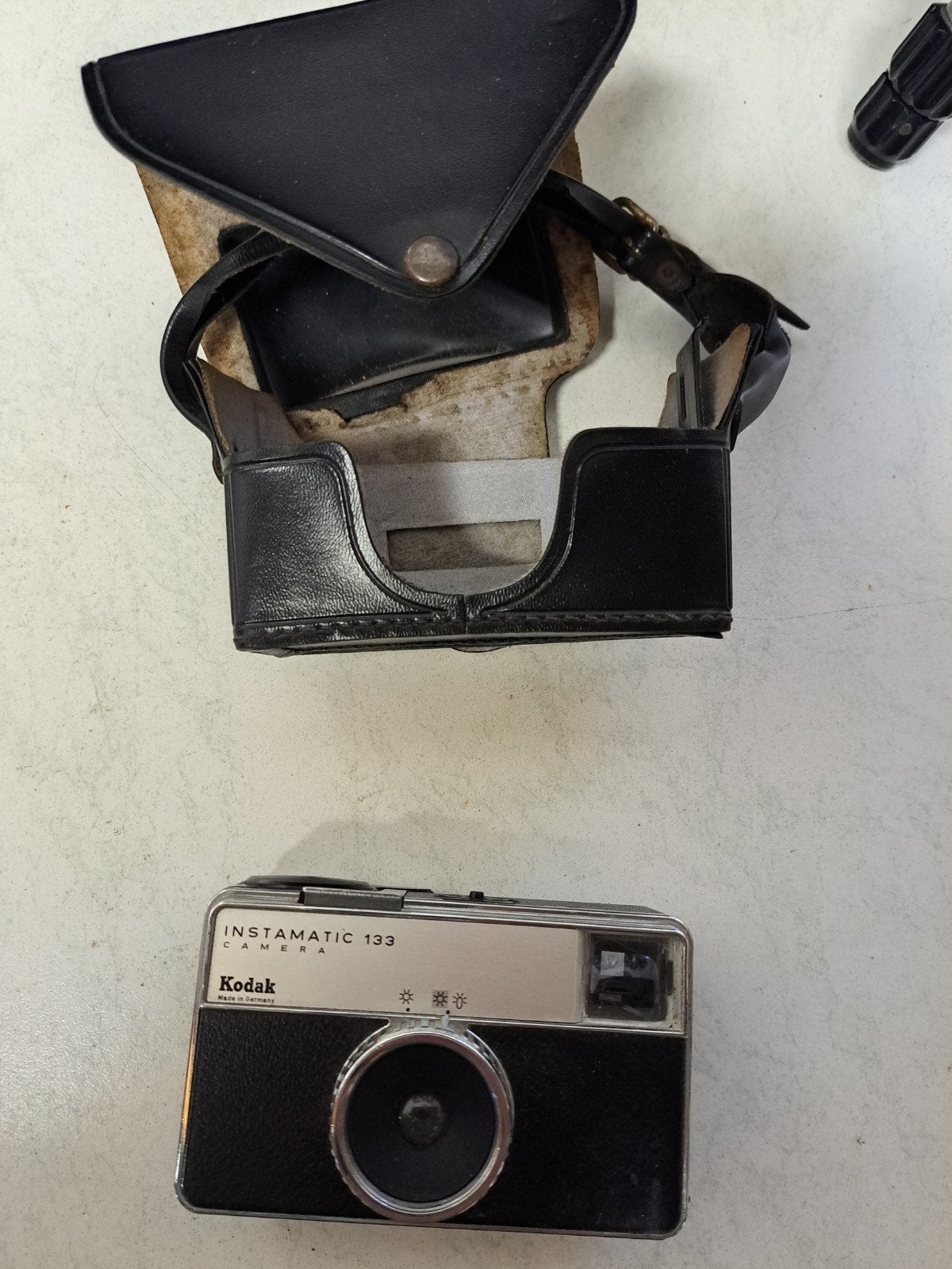 Kodak Instamatic 133 Camera met hoesje, Ophalen of Verzenden, Gebruikt, Compact, Kodak