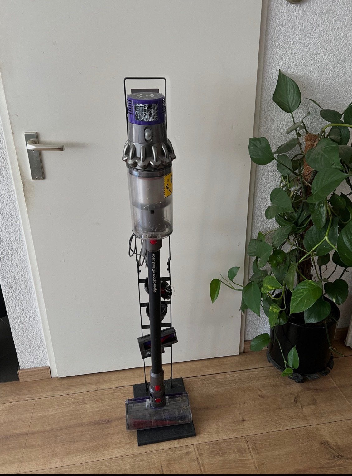 Zwarte stsndaard & oplaadhoudervoor dyson wtofzuiger, Ophalen, Zo goed als nieuw, Overige typen, Dyson