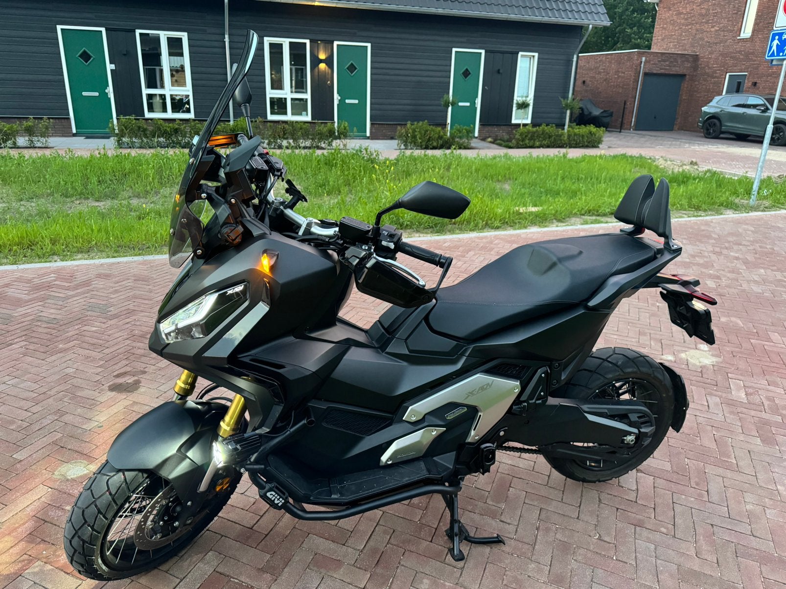 Honda X-ADV 2024 - Nieuwe banden, slechts 7256 km!, Gebruikt, Particulier, Meer dan 35 kW, Minimaal motorrijbewijs A2