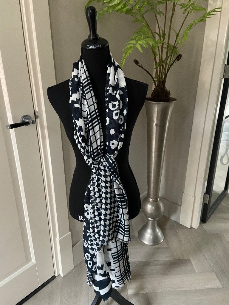 Prachtige sjaal van Marc Cain - zwart/wit dessin - nieuw, Kleding | Dames, Mutsen, Sjaals en Handschoenen, Maat 46/48 (XL) of groter