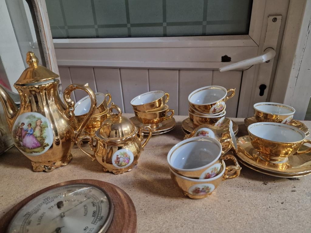 Gouden bavaria thee servies, Ophalen