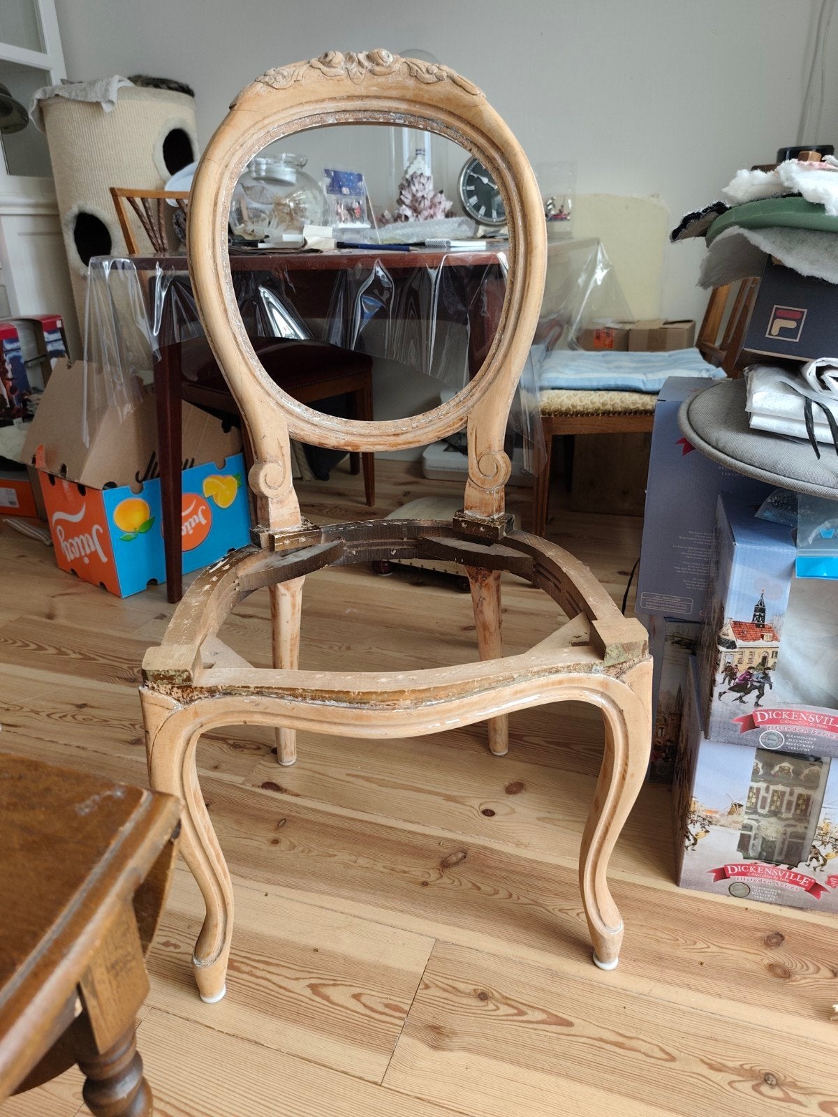 medaillon stoeltje, Huis en Inrichting, Stoelen, Ophalen, Gebruikt, Bruin, Eén