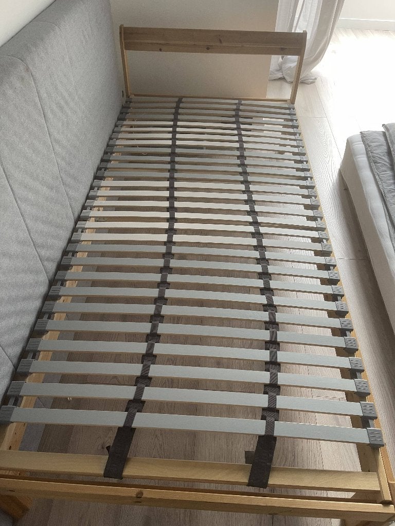 Eenpersoonsbed frame met lattenbodem, Ophalen, Gebruikt, 90 cm, Modern, Scandinavisch