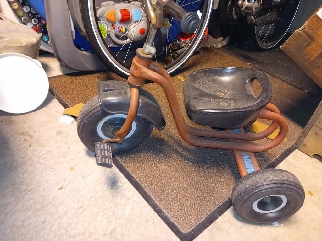 3-wieler voor de eerste ritjes met een fietsje, Ophalen, Gebruikt