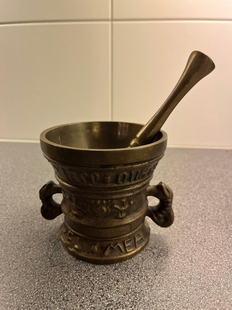 oude messing/bronzen vijzel met stamper, Ophalen of Verzenden