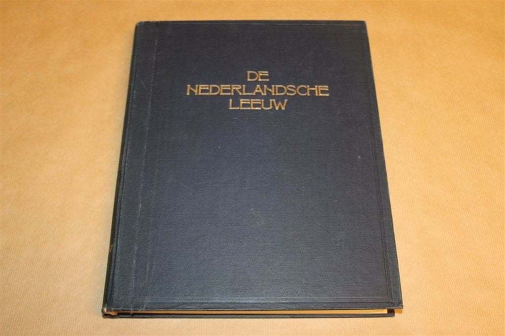De Nederlandsche Leeuw — Genealogisch Jaarboek 1966, Boeken, Ophalen of Verzenden, Gelezen