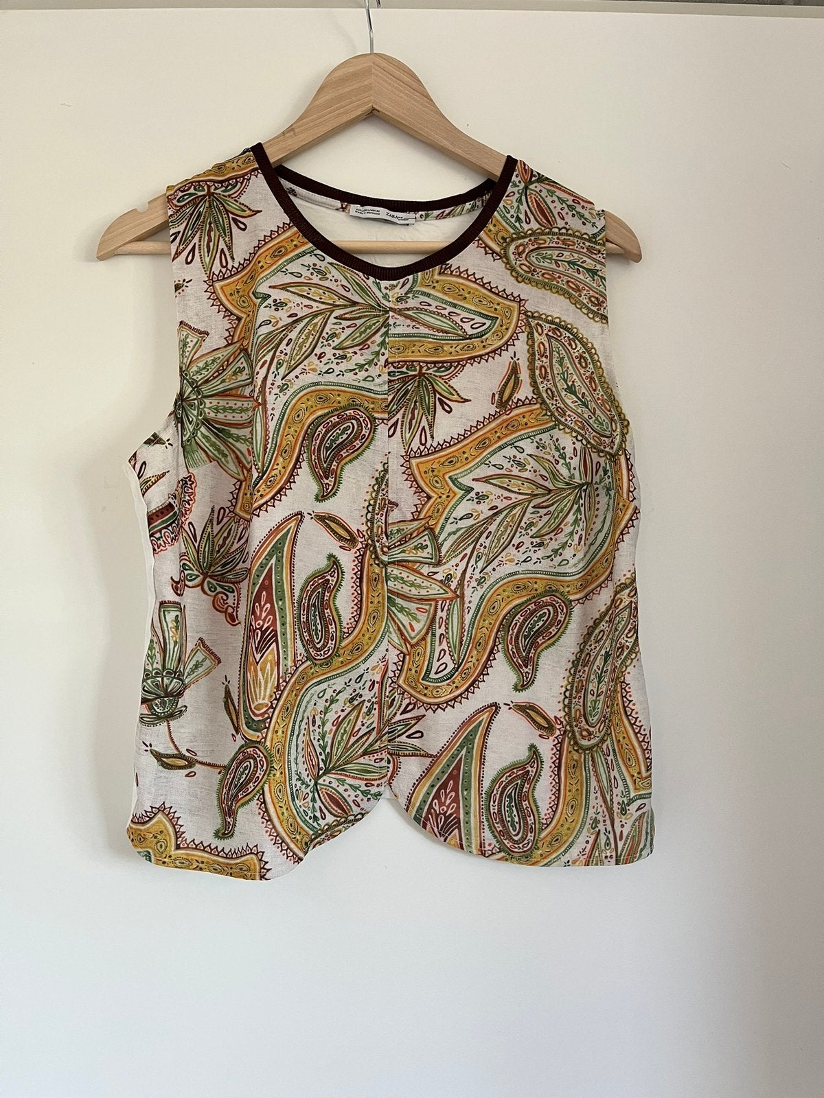 Witte mouwloze top meerkleurig paisley top, maat 40/L Zara, Maat 38/40 (M), Wit, Ophalen of Verzenden, Zo goed als nieuw