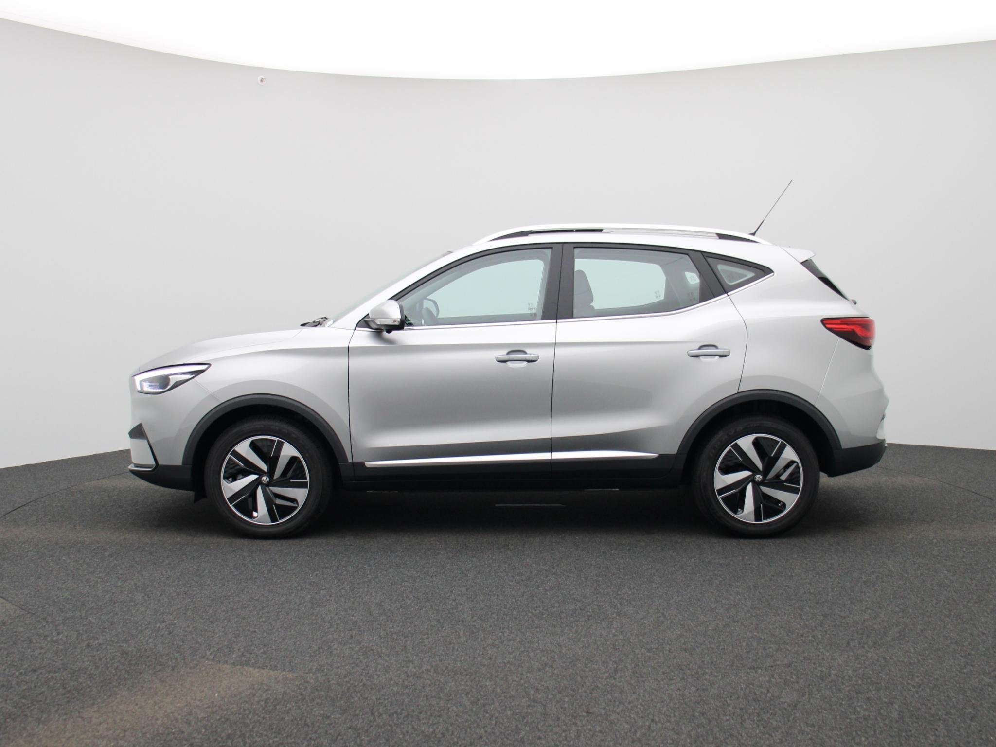 MG ZS EV Standard Range Luxury 50 kWh | panoramadak | leder, Auto's, MG, 12 maanden, Origineel Nederlands, 320 km, Automatische klimaatregeling