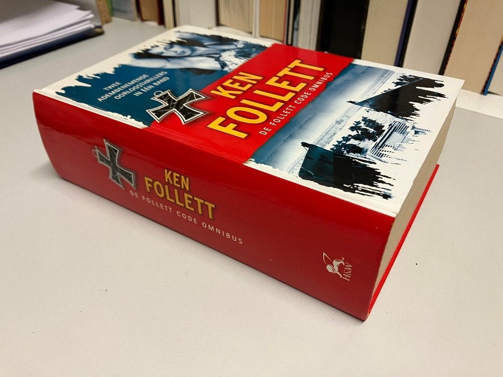 De Follett code omnibus Ken Follett, Boeken, Ophalen of Verzenden, Tweede Wereldoorlog, Gelezen, Algemeen