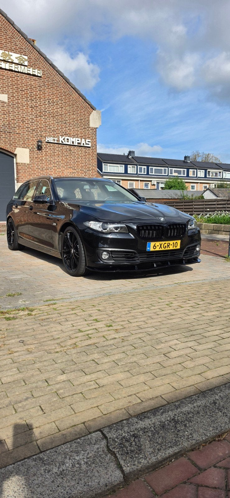 BMW 5-Serie 2.0 518D Touring AUT 2014 Zwart, Automaat, Achterwielaandrijving, 1995 cc, 2000 kg