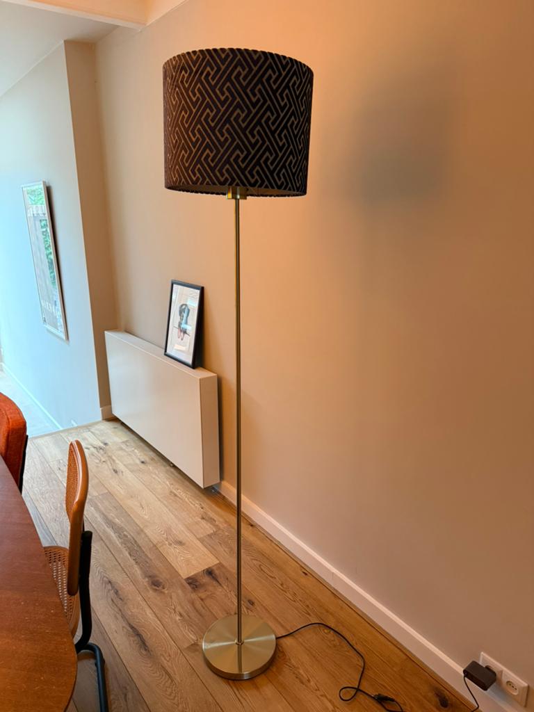 Staande lamp ikea met lampenkap, Huis en Inrichting, Ophalen, Zo goed als nieuw, Stof, 150 tot 200 cm