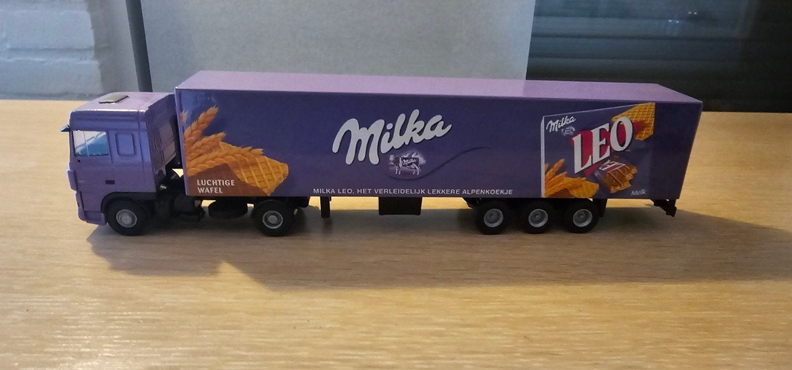 TE KOOP MOOIE LIONTOYS DAF 95 XF MILKA LEO SCHAAL1:50

SCHAA, Ophalen of Verzenden, Zo goed als nieuw, Bus of Vrachtwagen, Lion Toys