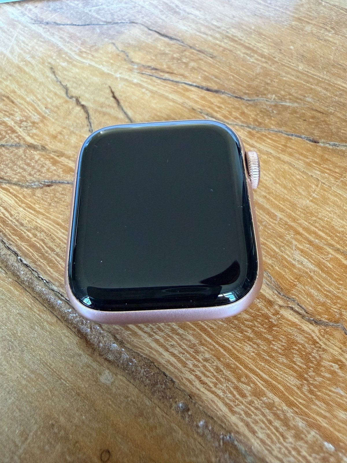 Apple Watch SE 40mm Gold aluminium + extra band, Gebruikt, IOS, Ophalen of Verzenden, Roze