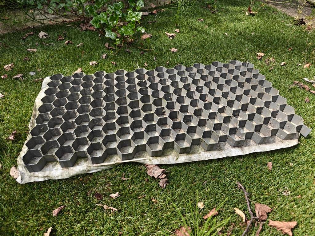 Grasplaten/Grindplaten 15,2 m2 (76x39cm), met worteldoek, Tuin en Terras, Grind, Keien en Split, Ophalen, Gebruikt