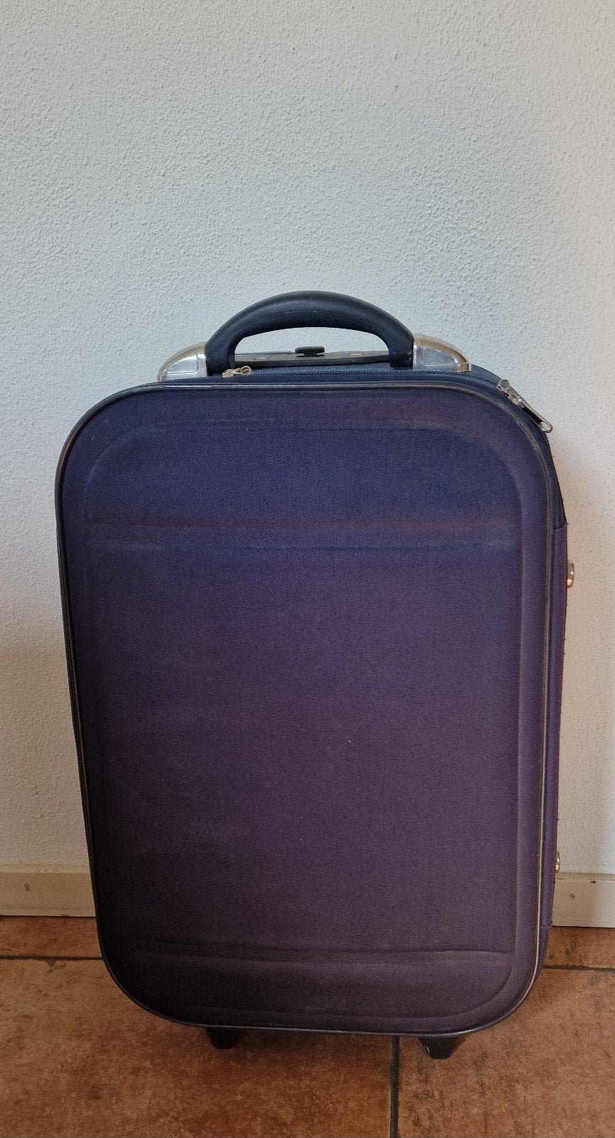 Compacte trolley koffer, ideaal voor korte trips, Overige materialen, Wieltjes, Gebruikt, Minder dan 50 cm