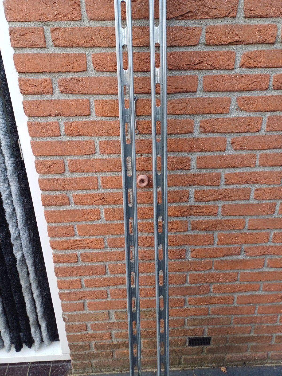 HILTI Montagerail 41×41mm, Doe-het-zelf en Verbouw, Ophalen, Zo goed als nieuw, 250 mm of meer, Overige typen