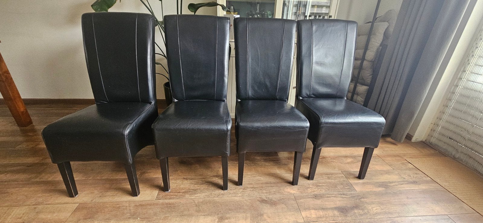 4 zwarte eetkamerstoelen van echt leer, Huis en Inrichting, Stoelen, Ophalen, Gebruikt, Zwart, Leer