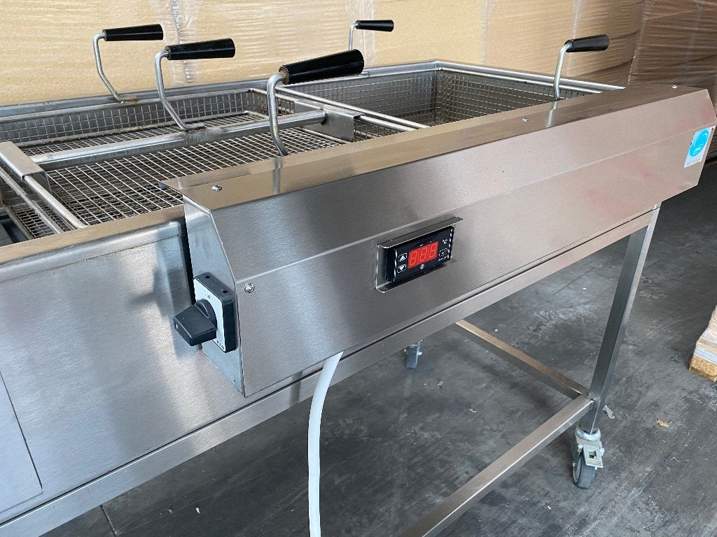 Beko 2 meter oliebollenbak oliebollenlijn - oliebol frituur, 4 liter of meer, Ophalen of Verzenden, Zo goed als nieuw, Beko
