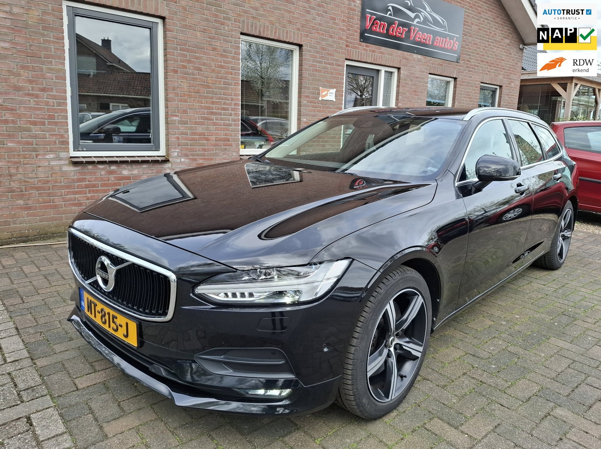 Volvo V90 2.0 T5 Momentum Dealer onderhouden. Zeer luxe en n, 15 km/l, 1969 cc, Bluetooth, Zwart
