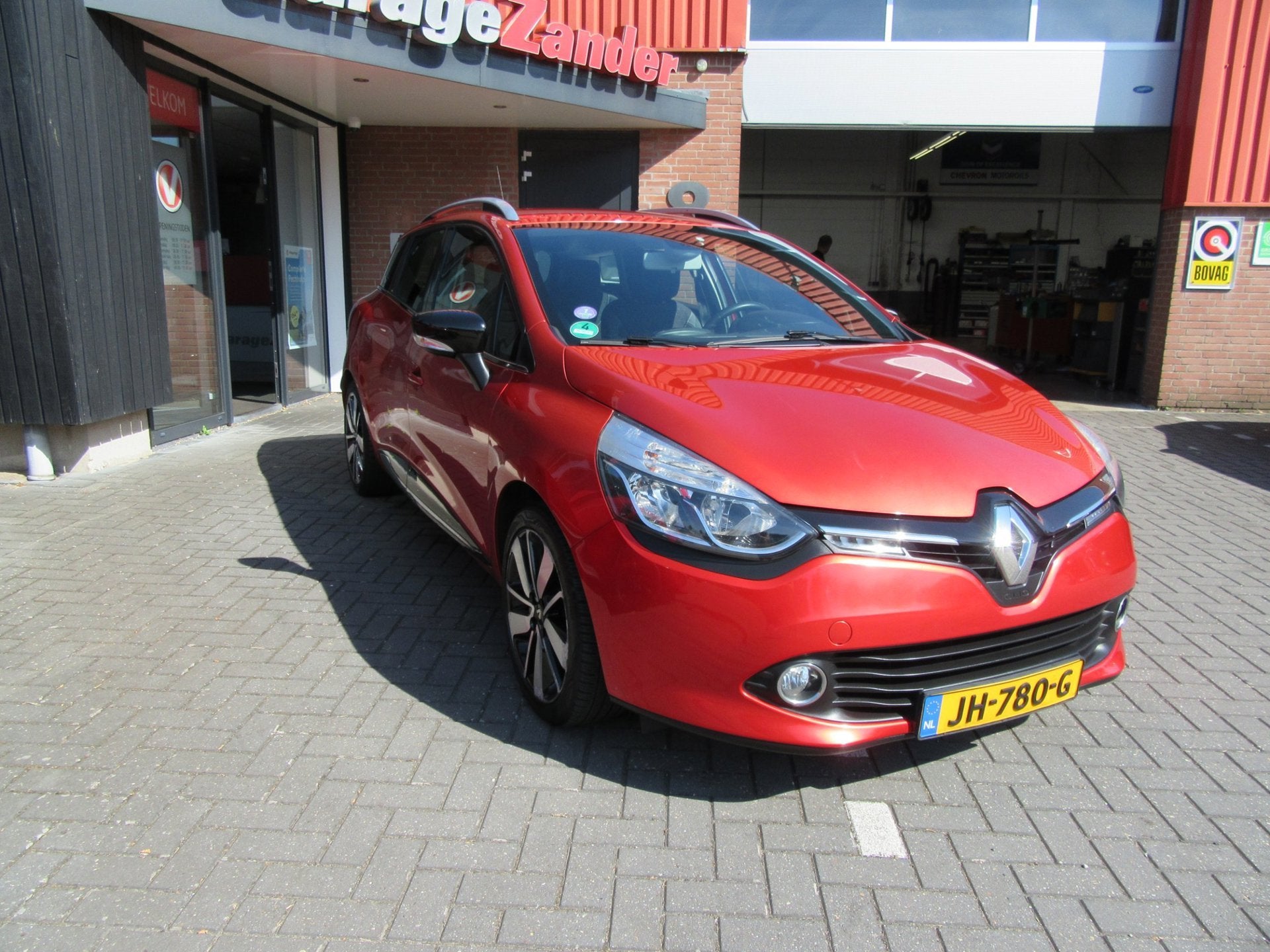 Renault Clio Estate 0.9 TCe Iconic, 898 cc, Gebruikt, Euro 6, 580 kg