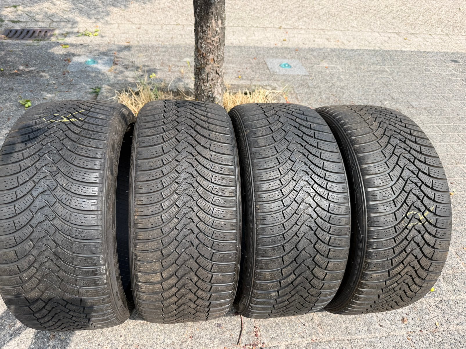 Winterbandenset 235 40 18 6MM, Ophalen, 18 inch, Gebruikt, Winterbanden