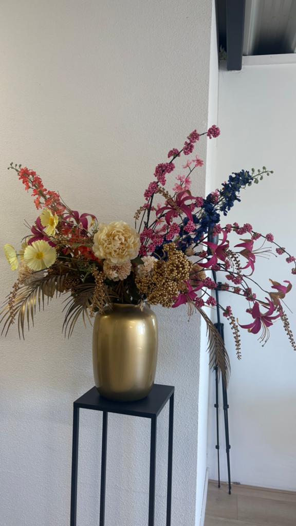 Zijde bloemen boeket met Vaas, Ophalen of Verzenden, Zo goed als nieuw