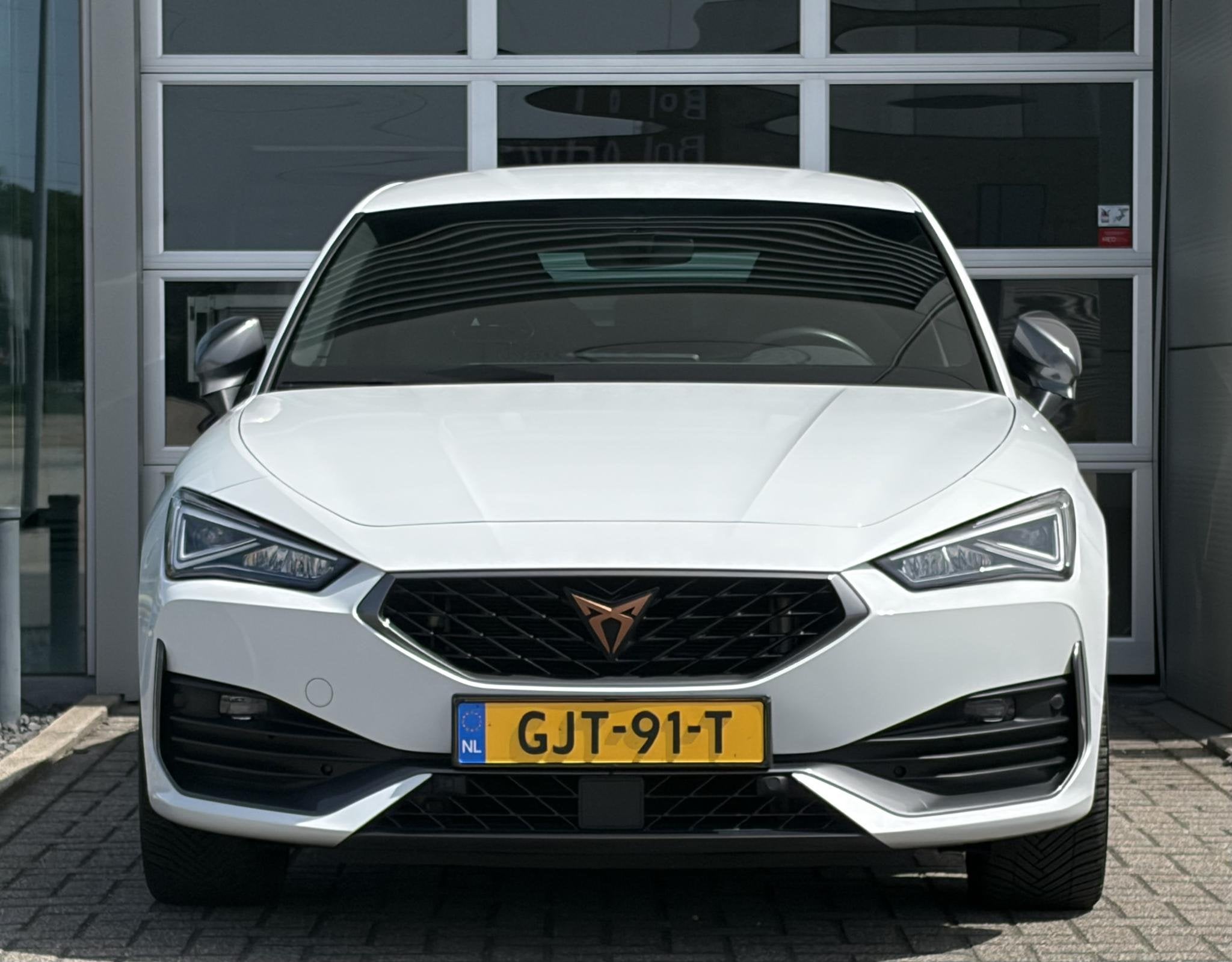 CUPRA Leon 1.4 e-Hybrid VZ Copper Edition I Lane Keeping Ass, Auto's, Gebruikt, 4 cilinders, Leon, Wit