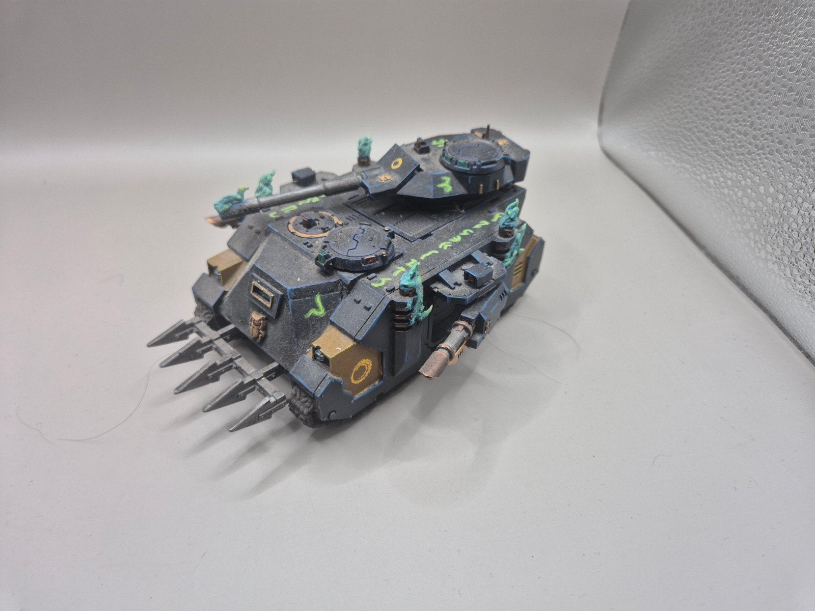 Chaos space marine predator warhammer, Ophalen of Verzenden, Nieuw