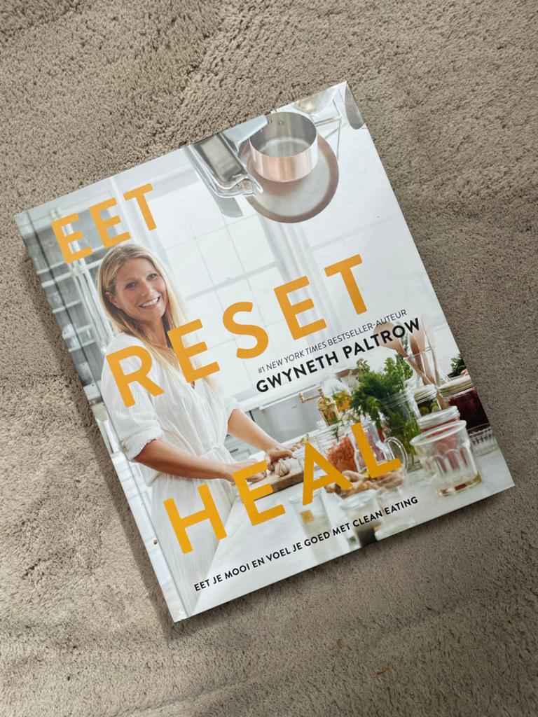 Eet Reset Heal - Gwyneth Paltrow - Kookboek, Boeken, Voorgerechten en Soepen, Ophalen of Verzenden, Zo goed als nieuw, Gezond koken
