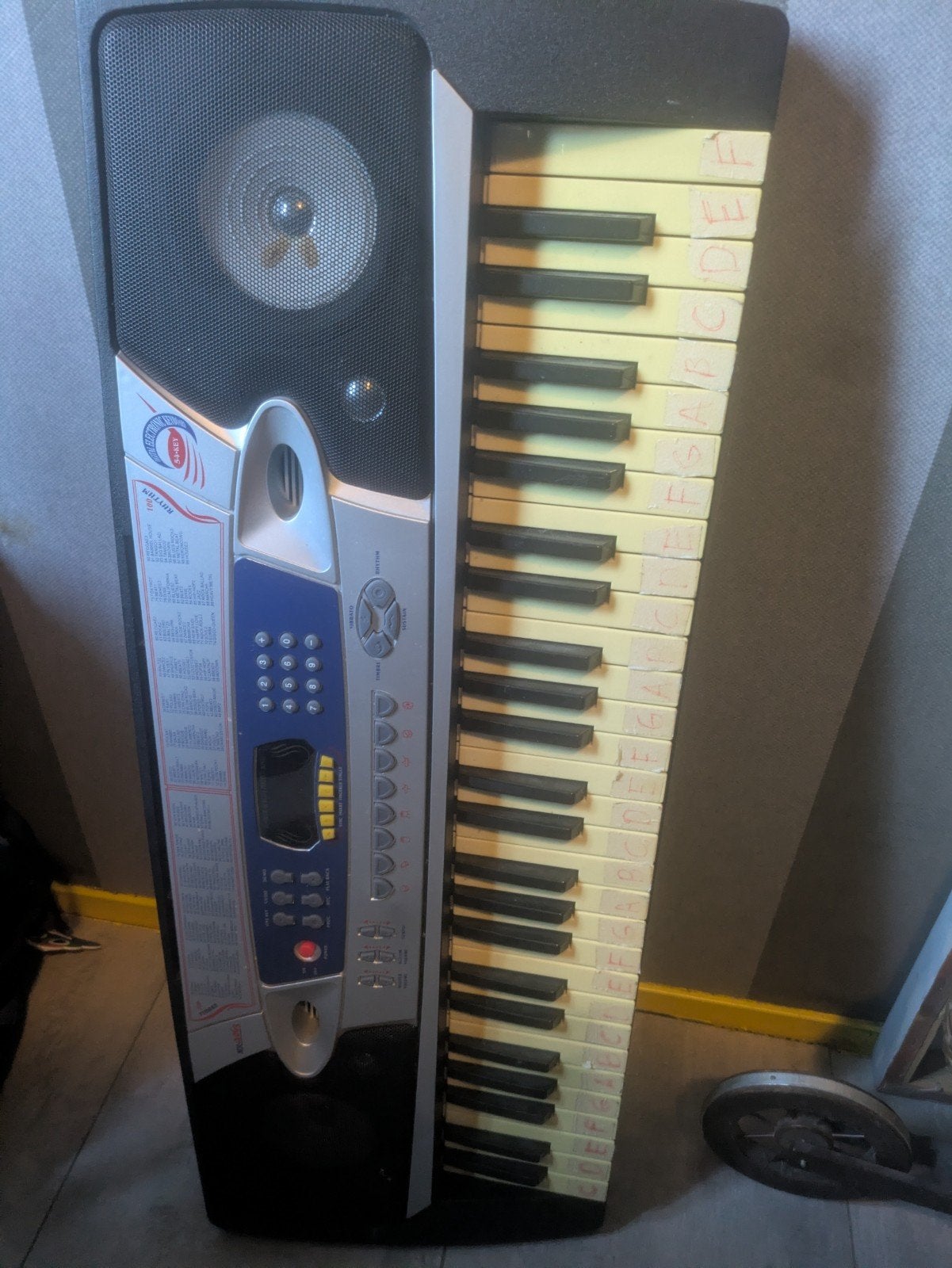 Gebruikt keyboard op batterijen, Ophalen, Gebruikt, 49 toetsen