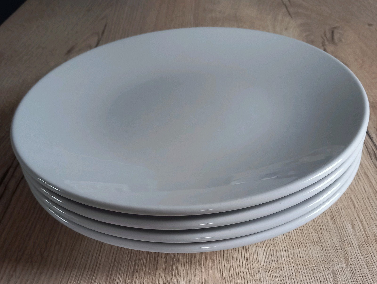 4 dinerborden. Vista Alegre. Lichtgrijs. 28 cm., Overige merken, Ophalen of Verzenden, Zo goed als nieuw, Bord(en)