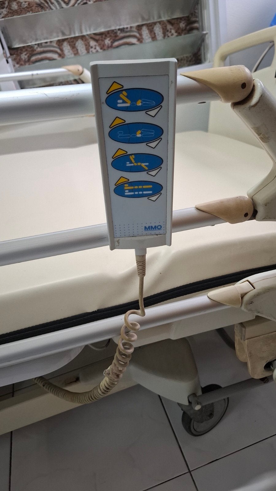 Verstelbaar ziekenhuisbed met afstandsbediening, Ophalen, 90 cm, Eenpersoons, Ziekenhuisbed