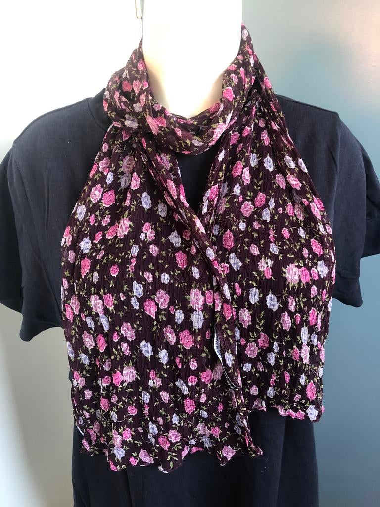 Bijenkorf accessoires dunne paarse rozen sjaaltje, Kleding | Dames, Mutsen, Sjaals en Handschoenen, Maat 38/40 (M), Ophalen of Verzenden