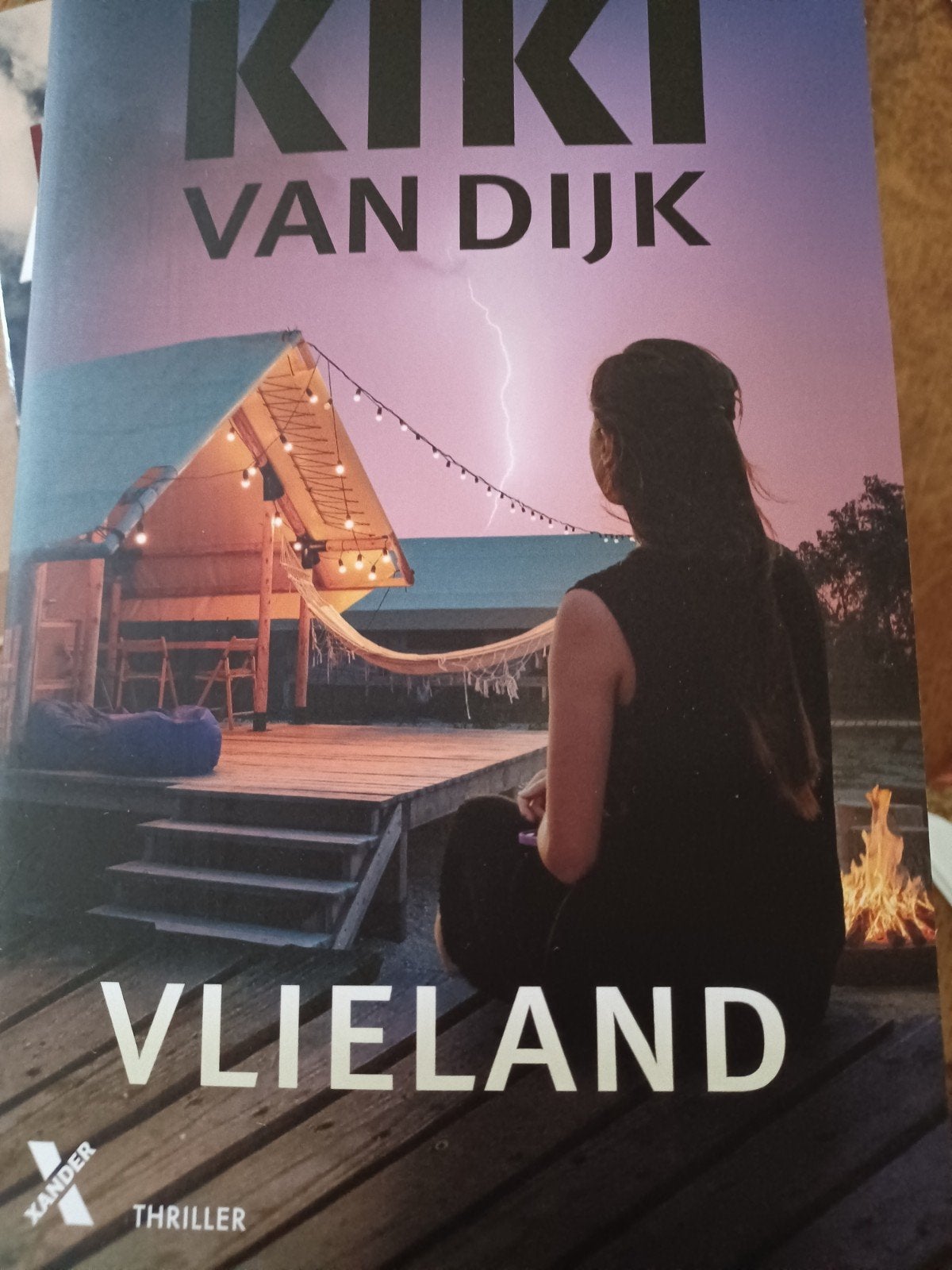 Kiki van Dijk - Vlieland, Boeken, Ophalen of Verzenden, Zo goed als nieuw, Kiki van Dijk