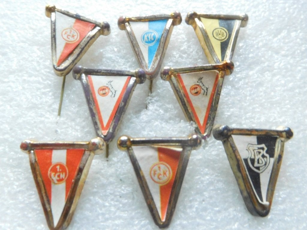 8 speldjes voetbal vaantjes, Verzamelen, Ophalen of Verzenden, Gebruikt, Sport
