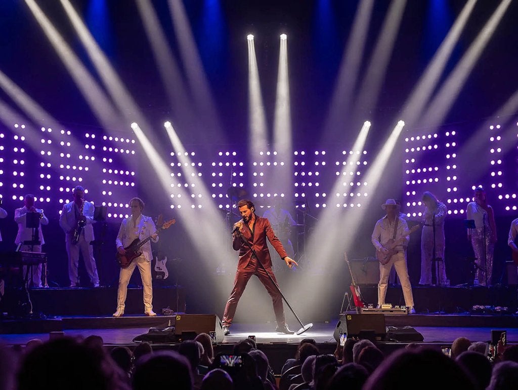2 of 4 tickets Bouke Rocks Elvis 13 november Roermond rij 3, Twee personen, November