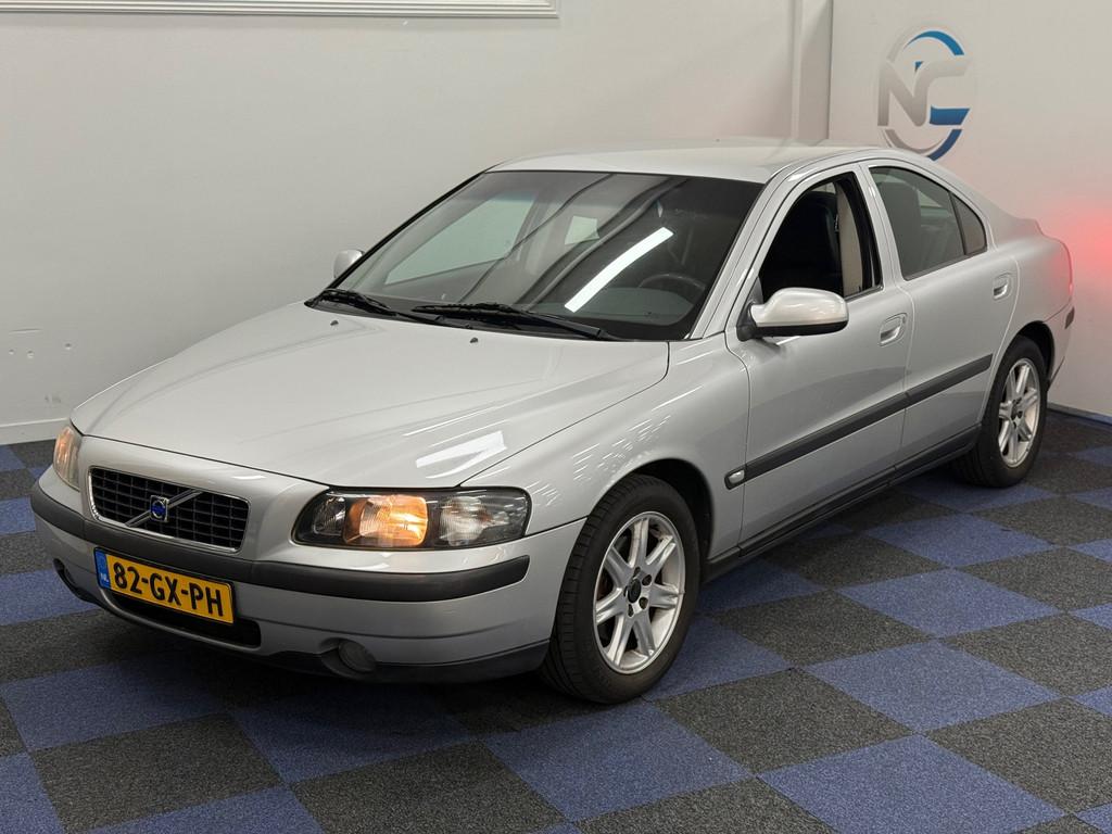 Volvo S60 2.4 / DEALER ONDERHOUDEN / AUTOMAAT / NETTE AUTO, Gebruikt, S60, 1476 kg, Bedrijf