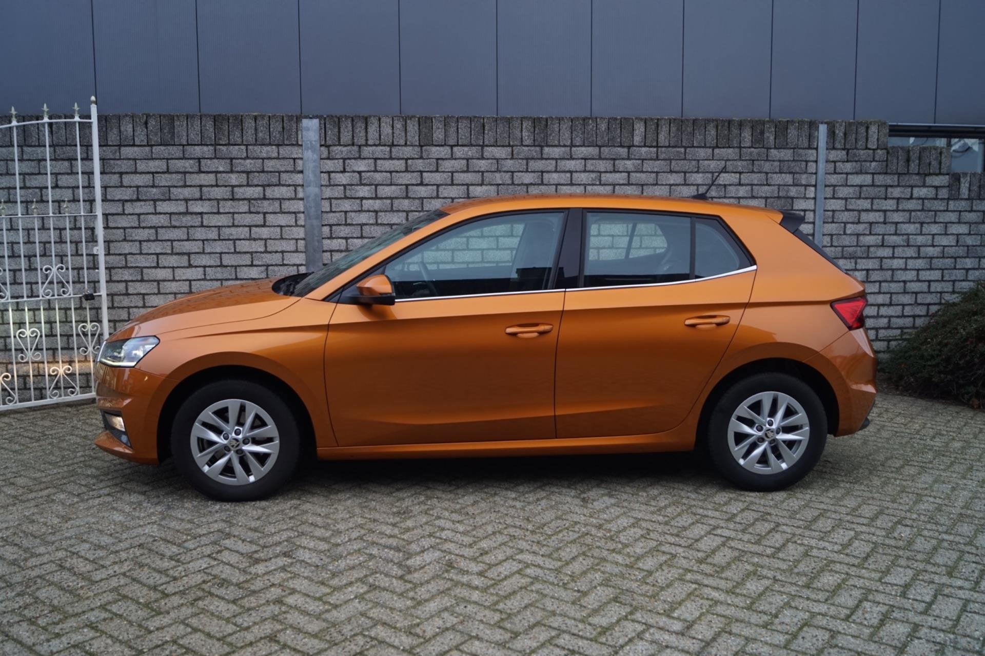 Skoda Fabia 1.0 TSI Business Edition Autom Navi Camera Clima, Auto's, Stof, Gebruikt, Overige kleuren, Adaptive Cruise Control