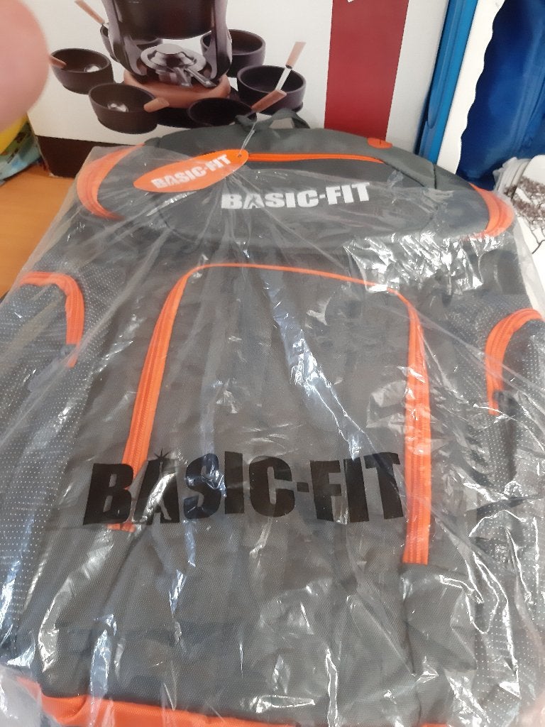 Sporttas grijs - fitnesstas - Basic-Fit, nieuw, Ophalen, Zo goed als nieuw, Unisex volwassen