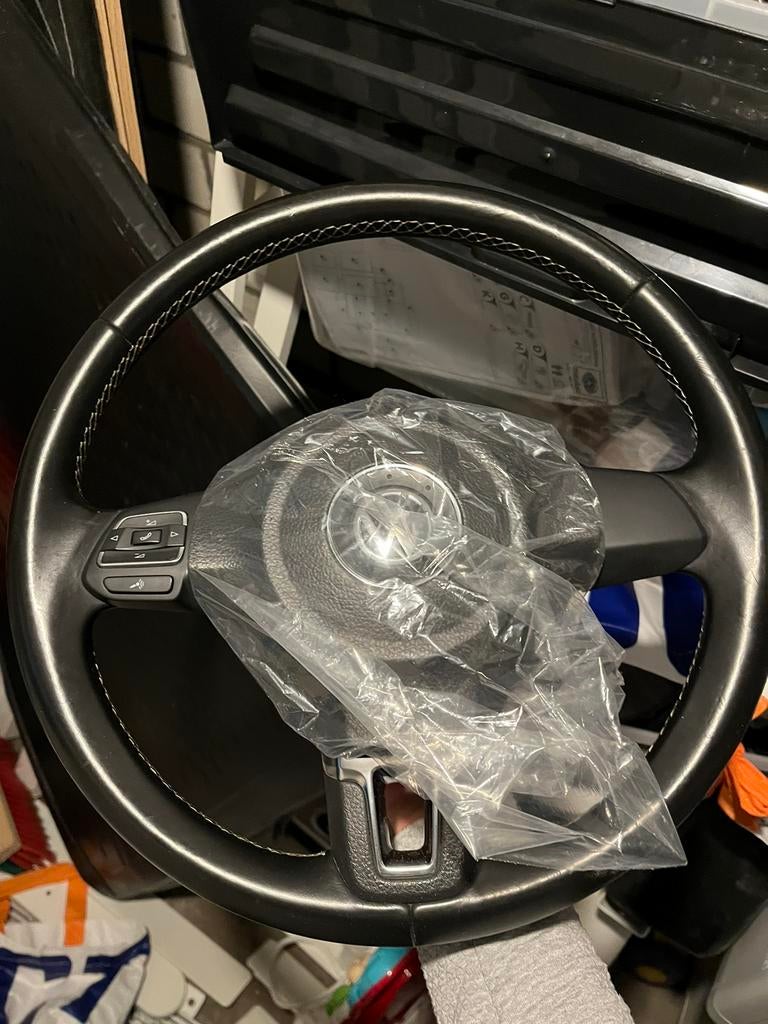 Originele vw polo stuur met knopjes en airbag, Ophalen