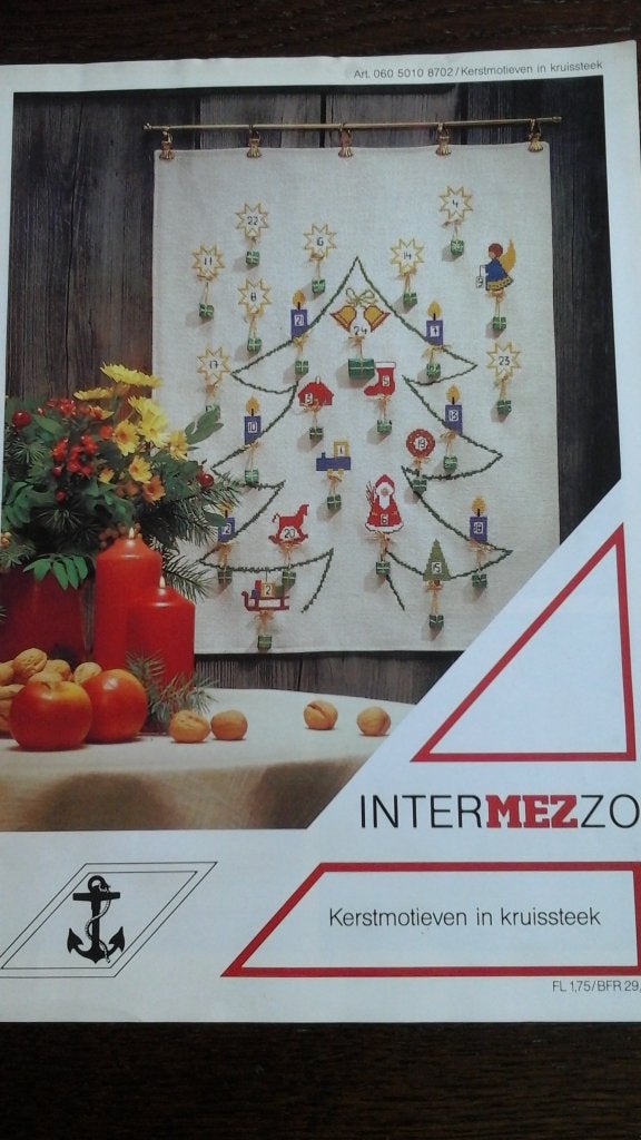 Intermezzo kerst in kruissteek borduurpatronen, Ophalen of Verzenden, Zo goed als nieuw, Handborduren, Patroon