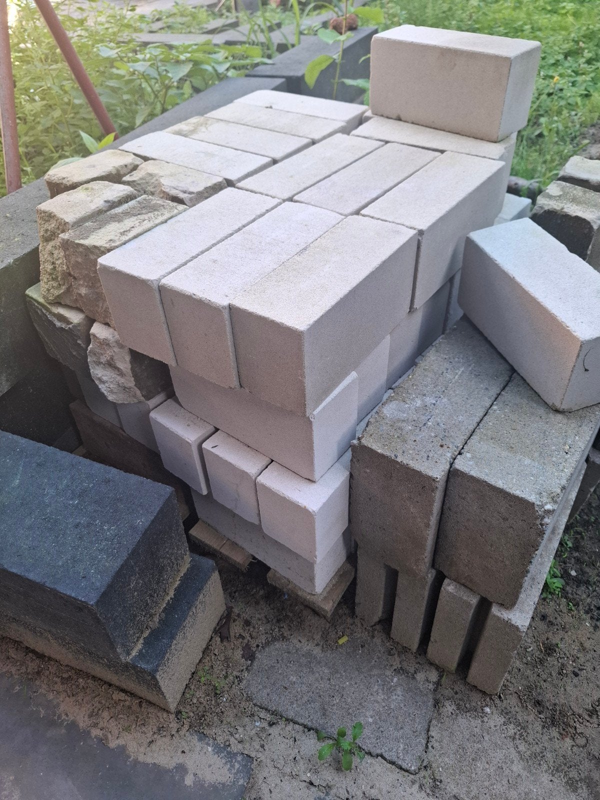 Kalkzandsteen blokken en bia betonblokken, Ophalen, Kalkzandstenen