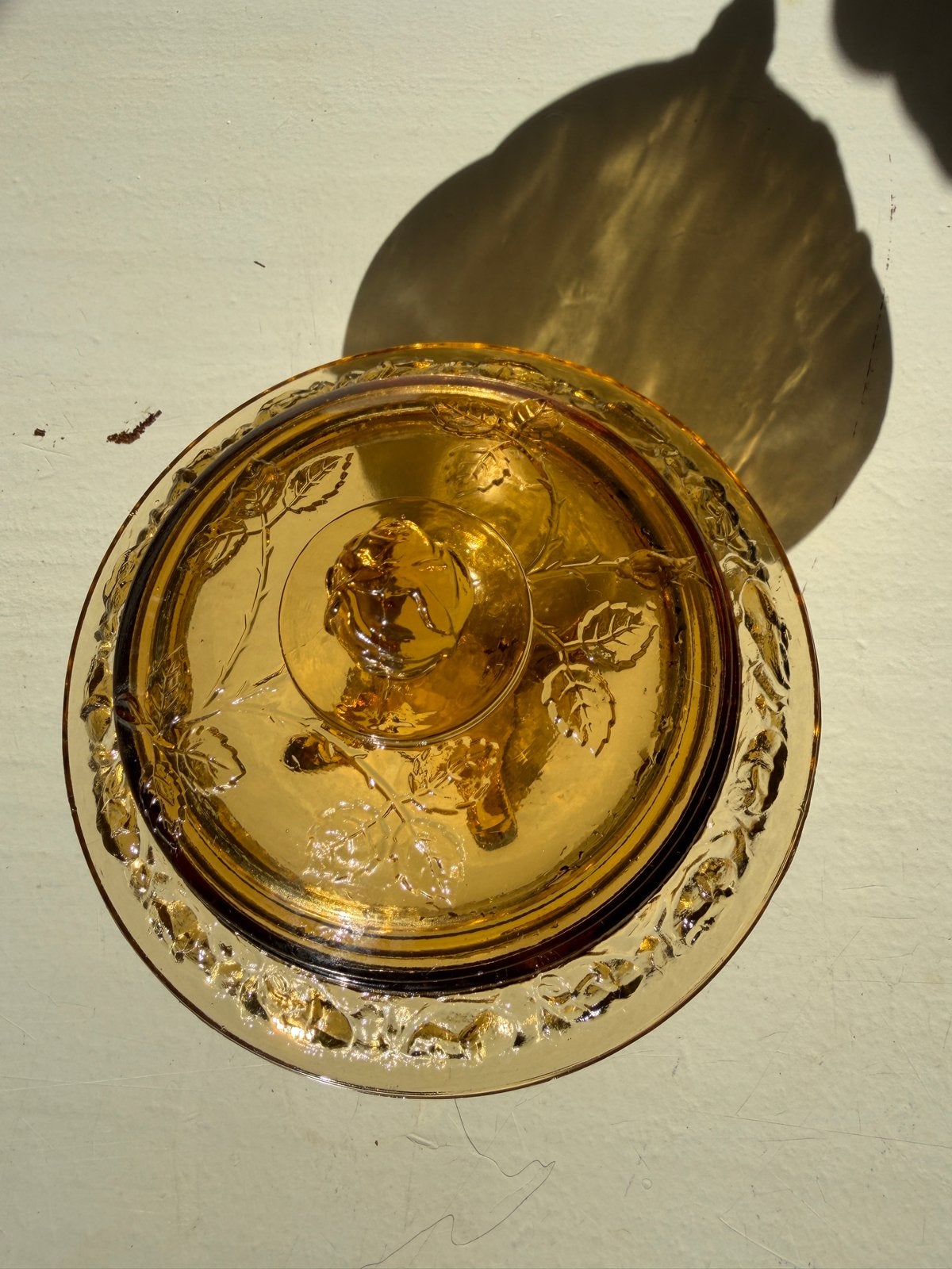 Vintage amberkleurige glazen bonbonschaal met deksel, Antiek en Kunst, Antiek | Glas en Kristal, Ophalen of Verzenden