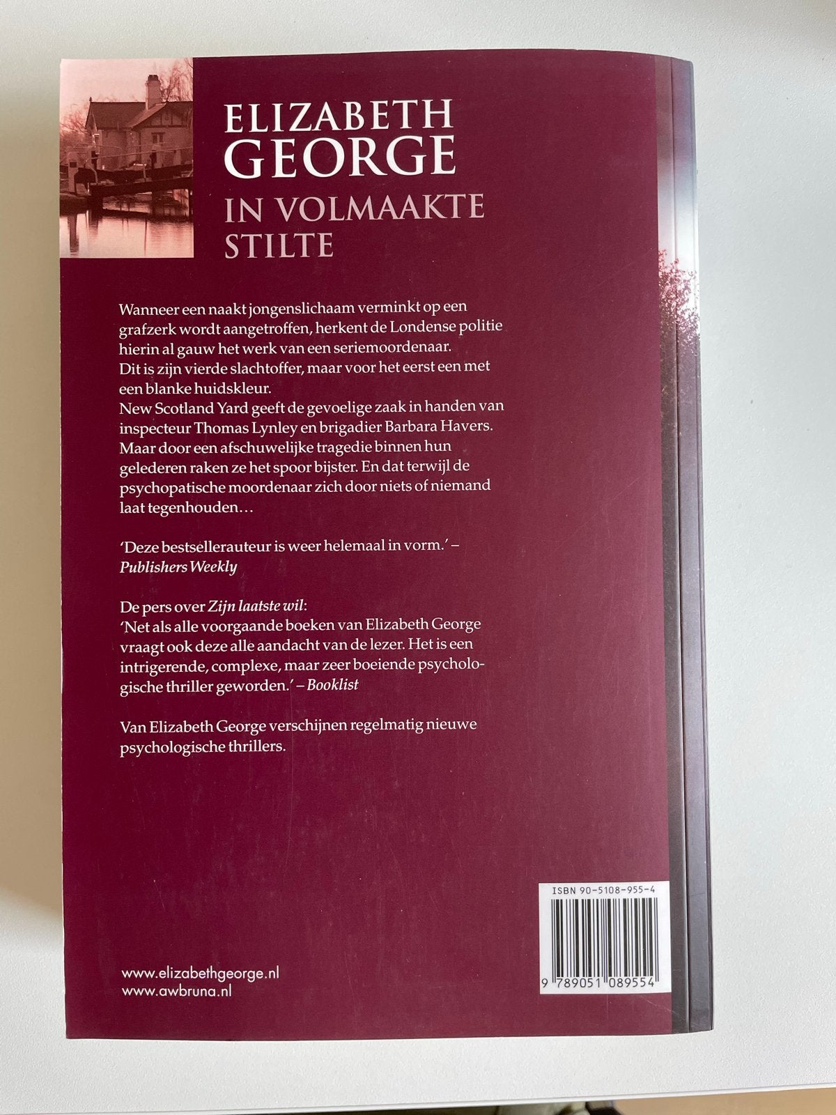 Elizabeth George - In Volmaakte Stilte (Literaire thriller), Ophalen of Verzenden, Zo goed als nieuw, Europa overig