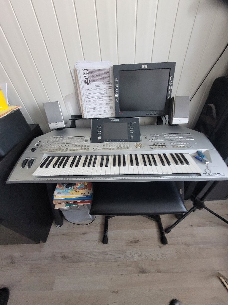 Yamaha Tyros 2