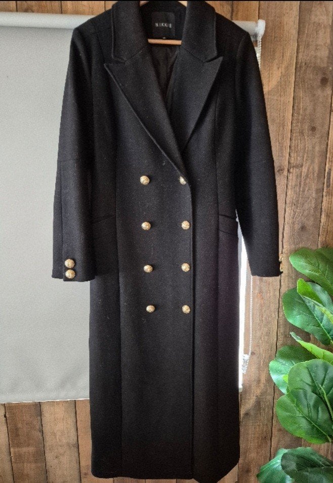 Prachtige zwarte lange Nikkie mantel 36, Kleding | Dames, Zwart, Ophalen of Verzenden, Zo goed als nieuw, Nikkie